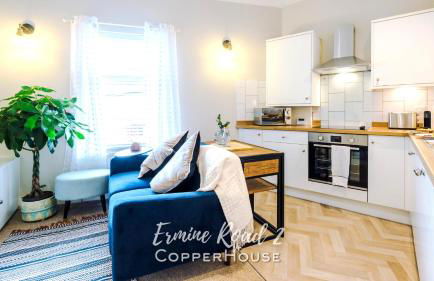 Designer apartments for City Breaks in Chester - Photo 9