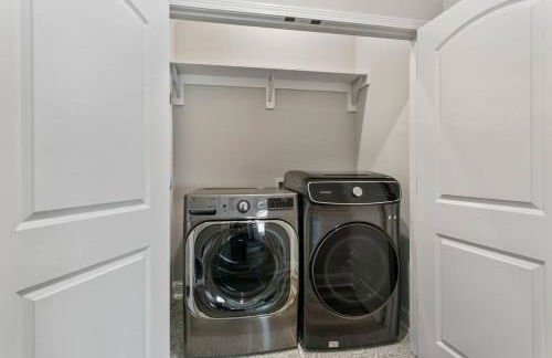 FIVE Bathrooms with FIVE Bedrooms and Stylish - Foto 12