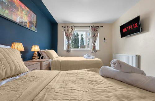 Practical Stays for Serious Workdays - Foto 17