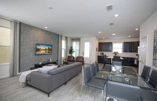 Stylish 5-Bedroom Villa - Perfect Disney Getaway! - Foto 9