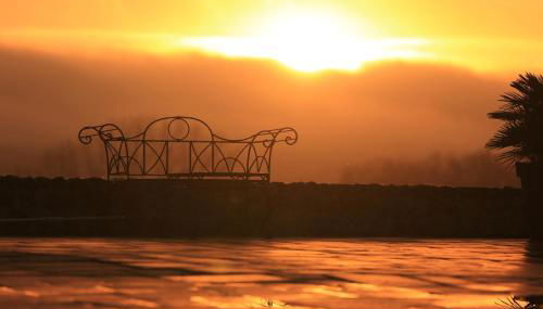 French Farmhouse Retreat with pool & superb views. - Foto 3