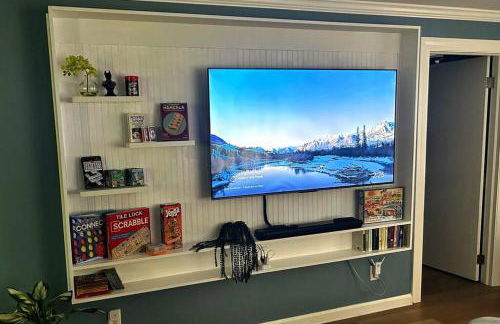 Kitchen, Laundry & Fenced Yard - Foto 17