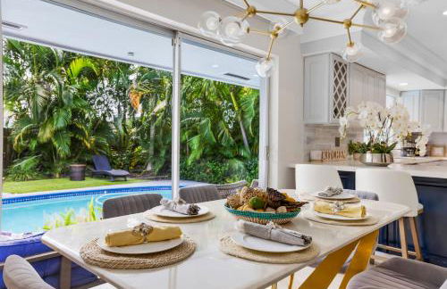 Tropical Villa Retreat with Private Pool & Peaceful Backyard - Stylish Escape in a Tranquil Residential Area - Foto 3