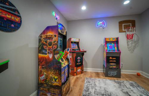 Par-Tee Haus I- Game Room & Hot Tub-Walk to Helen - Foto 43