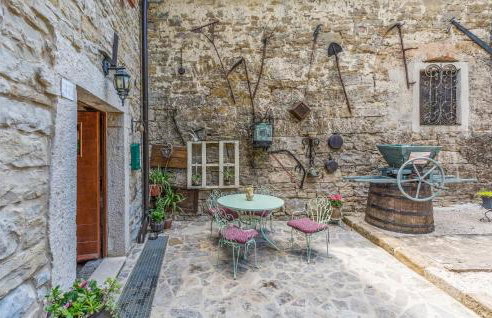 Beautiful Home In Buje With Wifi - Foto 8