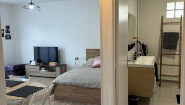 Appartement rénové à 10min de paris métro 11 et 9 - Foto 2