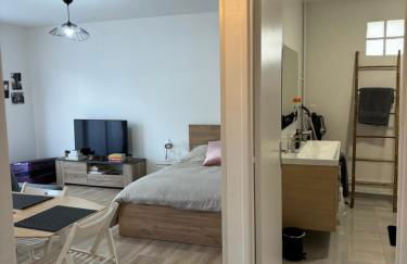 Appartement rénové à 10min de paris métro 11 et 9 - Foto 2