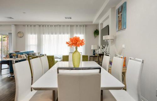 Relaxing Vegas Stay with BBQ & Games - Foto 20