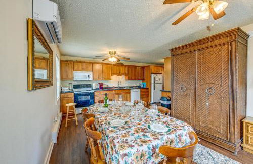 Private Hot Tub and Covered Deck Cozy Whittier Gem - Foto 10