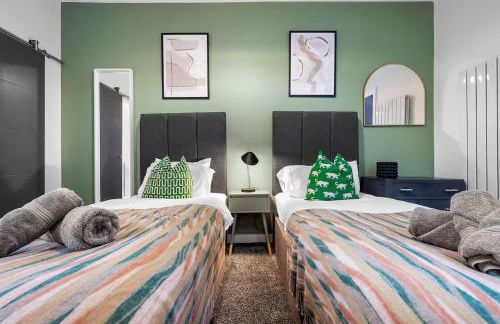 Aylesbury House 3 En-suite Bedrooms Parking Pets - Photo 5