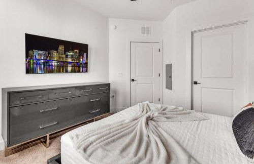 Sunny 2-Bed Oasis Pool and Gym in Apollo Beach - Foto 24