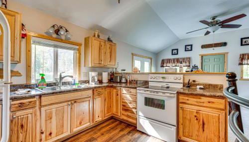 Hike, Fish and Relax Cabin 4 Mi to Lake Estes! - Foto 3