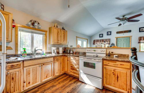 Hike, Fish and Relax Cabin 4 Mi to Lake Estes! - Foto 3