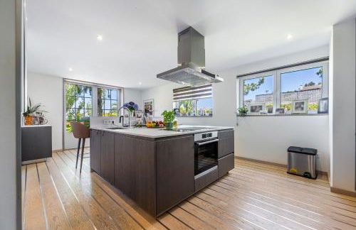 Extravagant 5-Bedroom Mansion - Foto 8