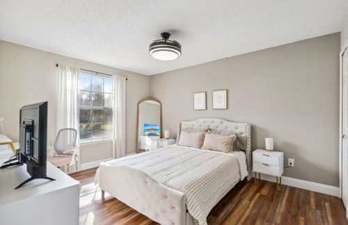 Quiet Gated Condo Near Universal with Pool and View - Foto 6