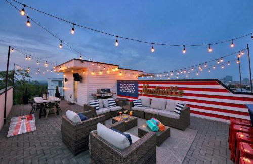 Rooftop Deck & Shuffleboard BBQ Near Downtown - Foto 42