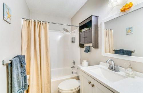 4 Mi to Greers Ferry Lake Condo with Deck and Balcony - Foto 17