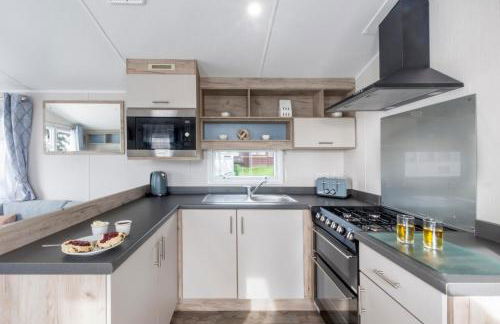 Caravan C32 at Landscove Holiday Park - Photo 3