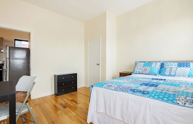 Furnished Empire Blvd Guest House - Photo 15