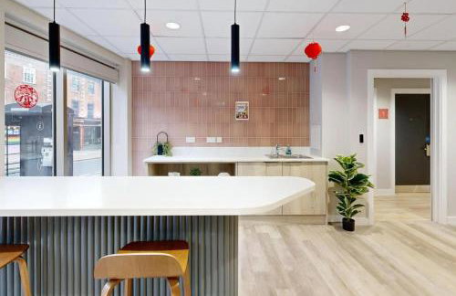 Bright & Spacious Mid-Level Studio at Briggate Studios Leeds City Centre - Photo 24