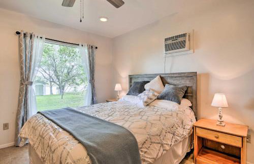 Riverfront Family Home Yard, Orchard, Dock! - Foto 21