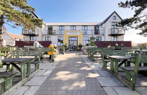 Spinney's Boathouse by The Suffolk Cottage Collection - Photo 15