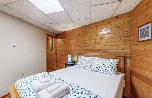 Cozy Log Cabin Near Ski Area and Lake including Hot Tub - Foto 19