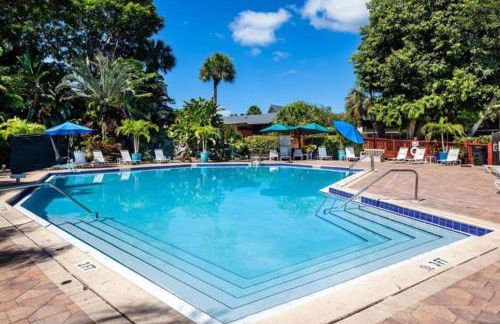 Park Shore Resort Top Floor BLDG J 455 Great View - Foto 36