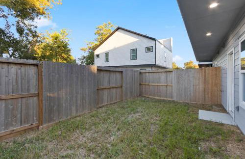 Chic Grey Escape Close to Downtown Fun - Foto 19