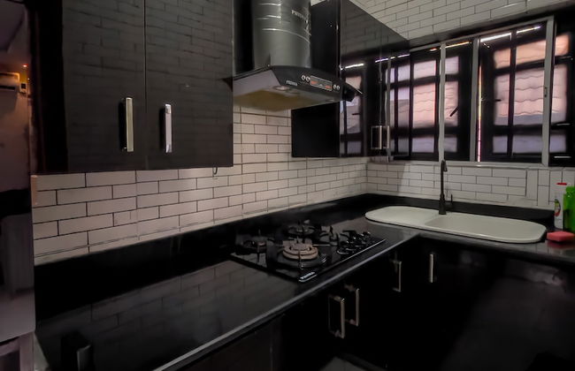 247 Luxury Apartment - Photo 21