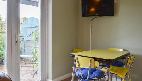 Overland Cottage - Photo 2