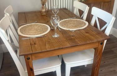 Entire Private Apartment with Kitchen and Lounge - Foto 13