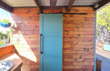 Hill Country Hangar with hottub, 7 minutes from the river and lake - Foto 26