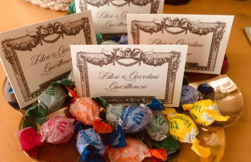 Appartamento con 3 camere 3 bagni e posto auto Libri e Giardini - Foto 2