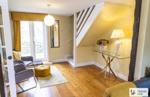 Smithy Bank Cottage - with free parking! - Photo 34