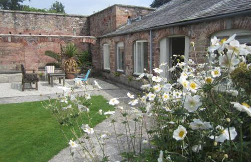The Coach House within heritage Tregrehan Garden on Cornwall's South Coast - Photo 17
