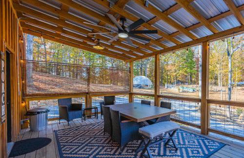 Cozy Cabin Retreat w/ Hot Tub & Nature Views - Foto 24