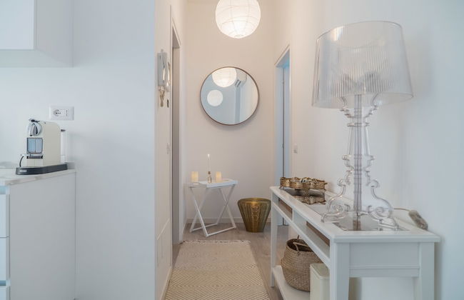 Charming Milanese Apartments - Photo 20