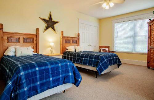 Chesapeake Waterfront - 7BR 5BA - Beach Pool Dock - Foto 34