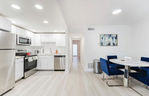 Waterfront Retreat Views, Pool, Hot Tub, Gym Walk to Beach & Boca Resort! - Photo 27