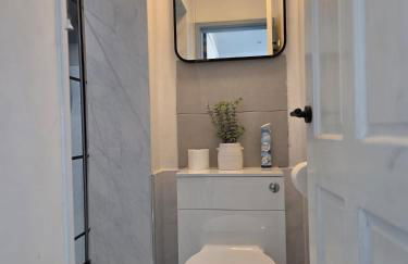 Cozy 1 Bed Retreat - Amlwch - Photo 8