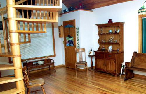 Pet-Friendly Cabin Getaway for Groups near Aspen, Colorado - Photo 7