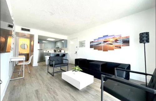 Miami International Airport 2 - Photo 15