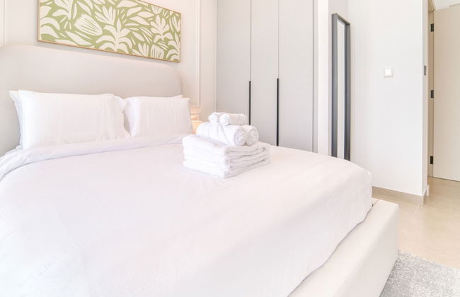 Luxe and Modern Duplex in Difc - Photo 28