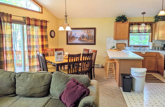 The Bear Foot Lodge by Avantstay Game Room, Deck, Beach/lake Access - Photo 4