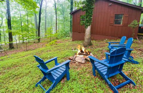 River Cabin w Hot Tub, Screened Porch & Fire Pit - Photo 25