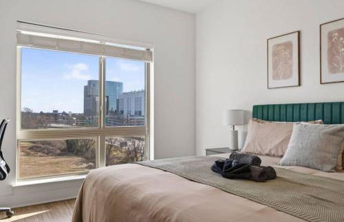 Queen City Breeze - Parking, Pool, Walkable - Foto 26