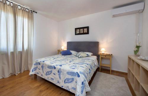 Apartment Doris with Private Pool and large Garden - Photo 4