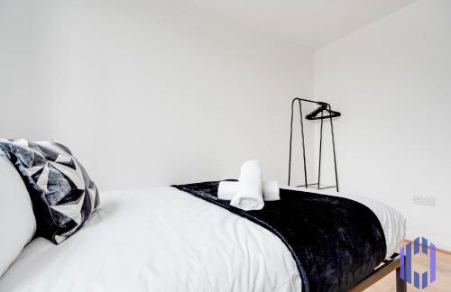 Sophisticated & Stylish Flat near Manchester Airport - Sleeps 9 - Foto 31