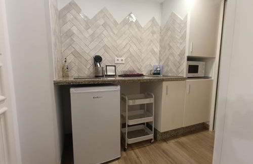 "Estudio con balcón" A 9 min en metro del centro de Sevilla - Photo 6